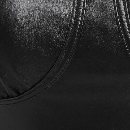 Le tissu en cuir d'un corset noir