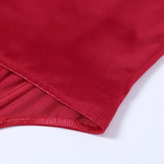 tissu de couleur rouge d'un corset pour femme