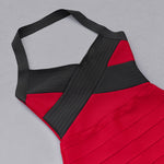 bretelles d'une robe corset rouge et noire