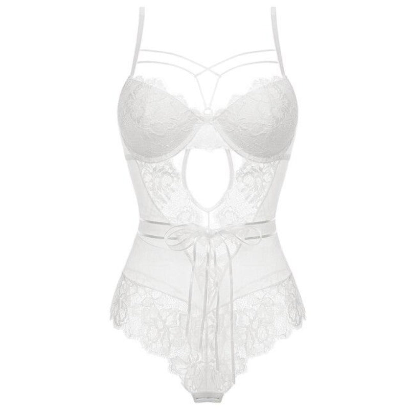 un corset bustier en dentelle de couleur blanche