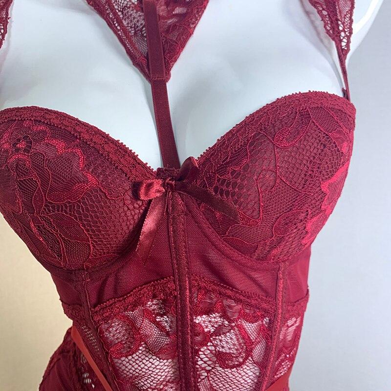 Un corset porte jarretelle pour femme très original