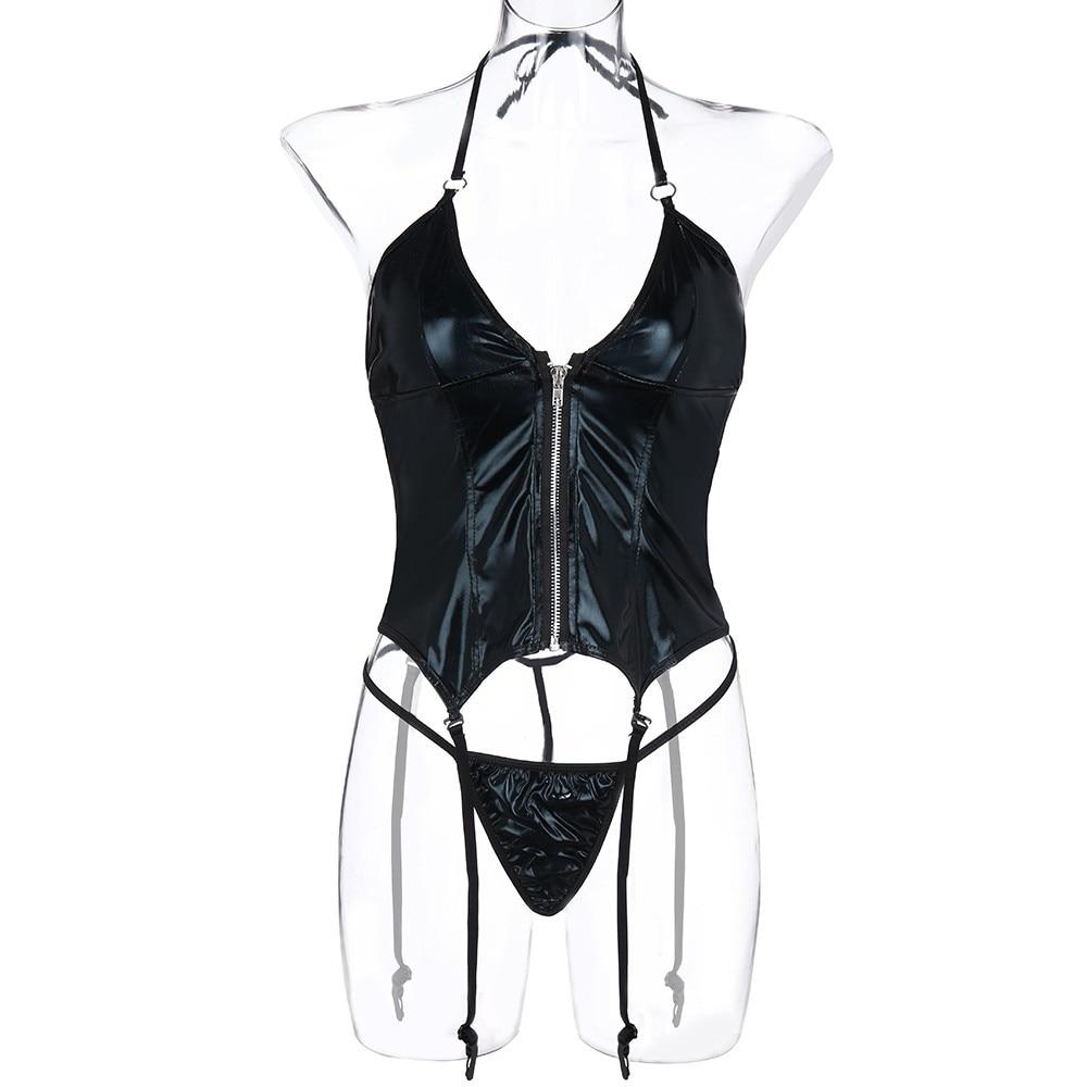 corset porte-jarretelles en cuir noir sur mannequin en plastique