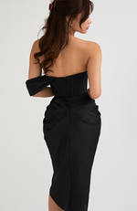 robe noire avec corset