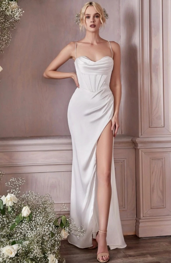 robe corset blanche avec des bretelles