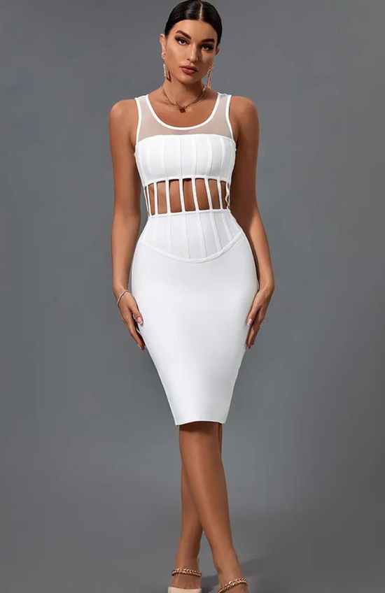 une robe corset de couleur blanche