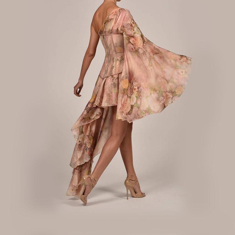 une robe jupe porté par une femme