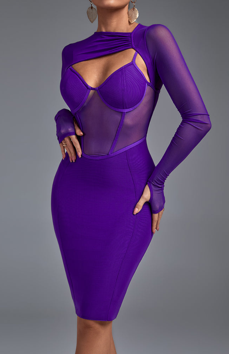 une robe de soirée qui comportait une construction de corset