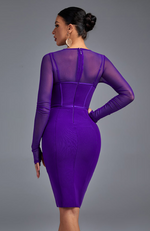 une robe corset de soirée de couleur violet